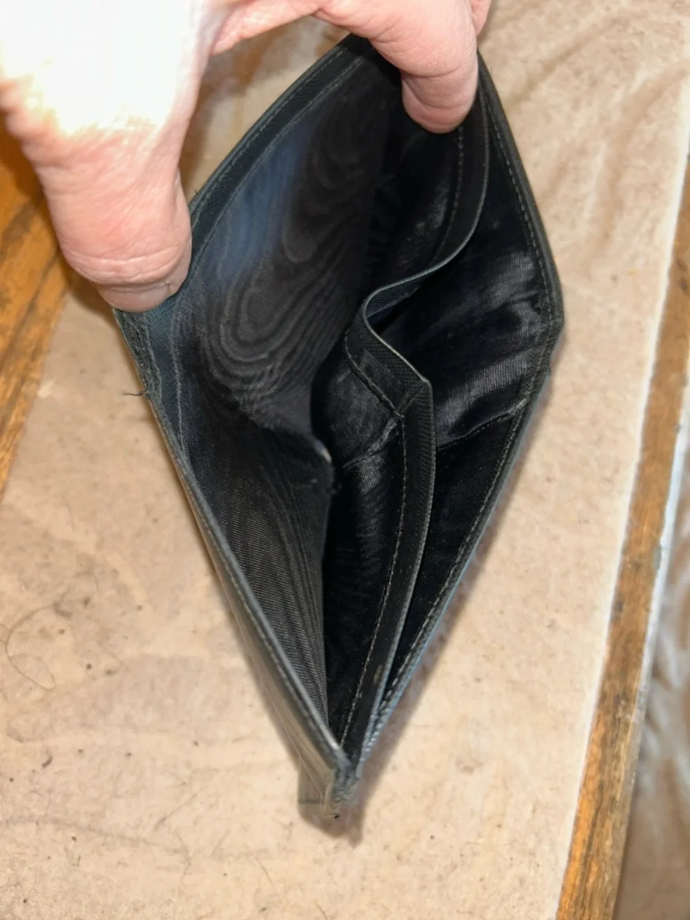 Mens Prada Black Leather  Bi-Fold Wallet